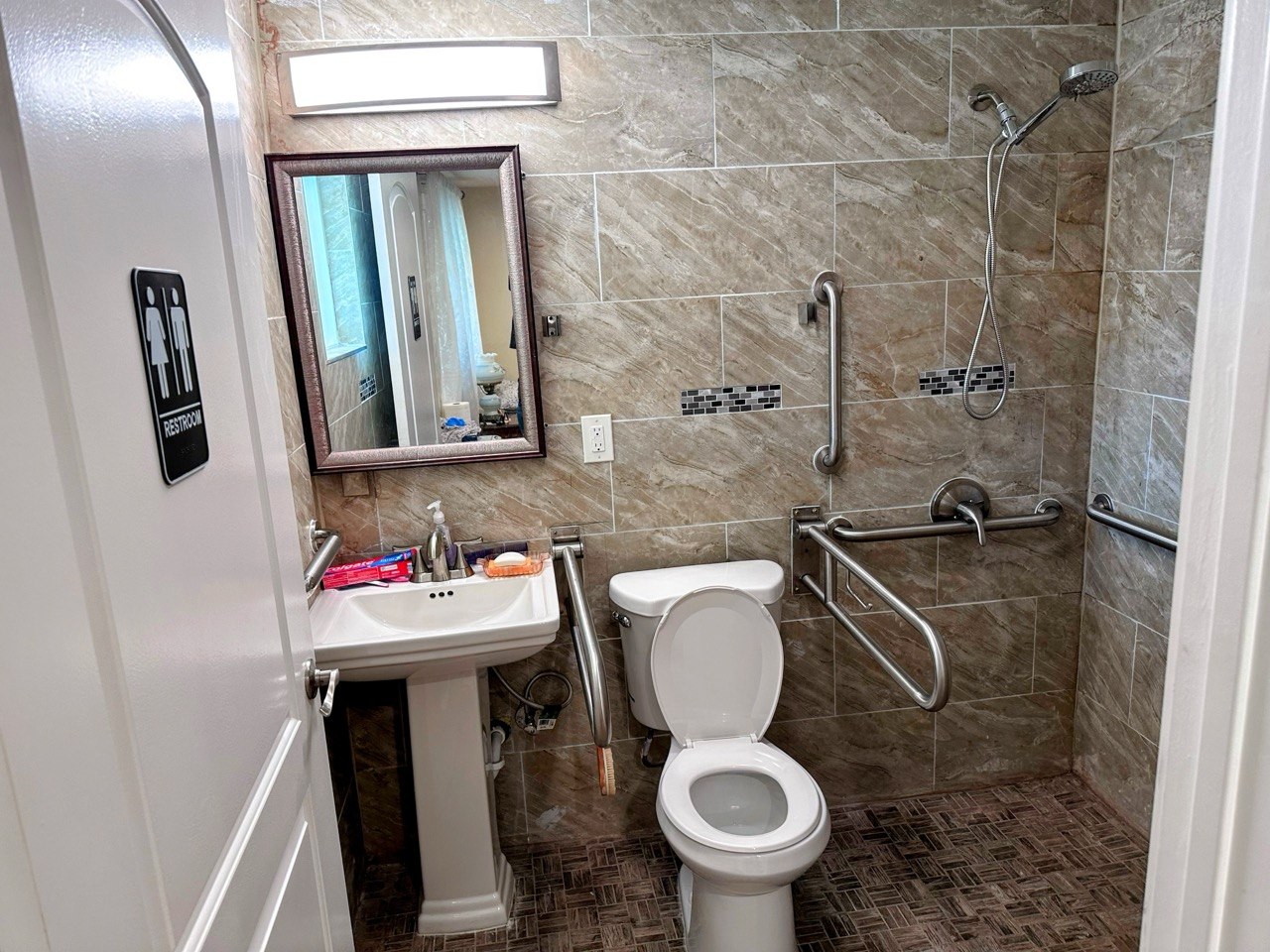 En-suite bathroom